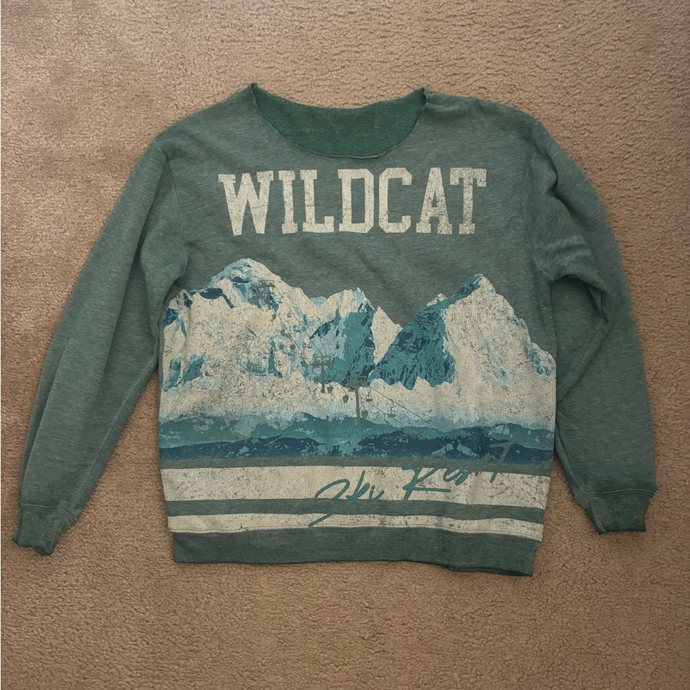 WILDCAT Green Long Sleeve Graphic Tee
